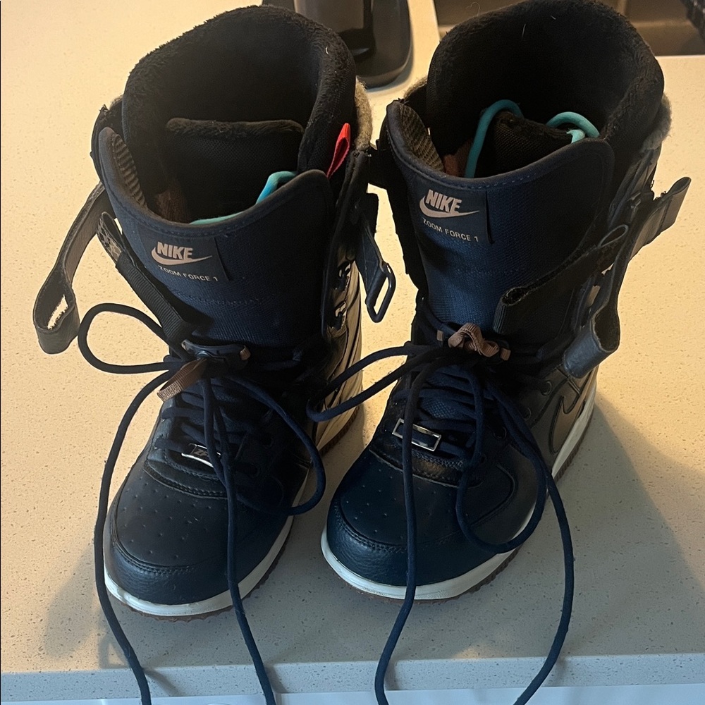 Nike Zoom Force 1 Snowboard Boots